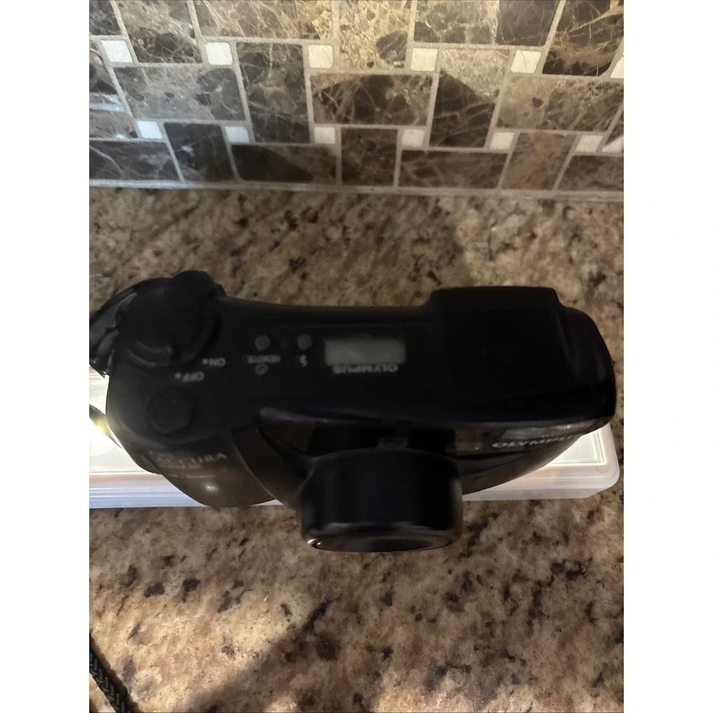 Olympus Infinity Accura Zoom 80‎ DLX Quartz Date Point & Shoot Film Camera